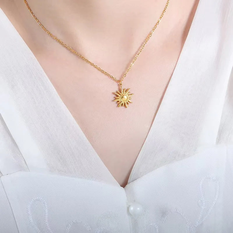 Gold Sun Pendant Necklace – Minimalist Celestial Charm Necklace, 18K Gold Plated Jewelry Gift for Women
