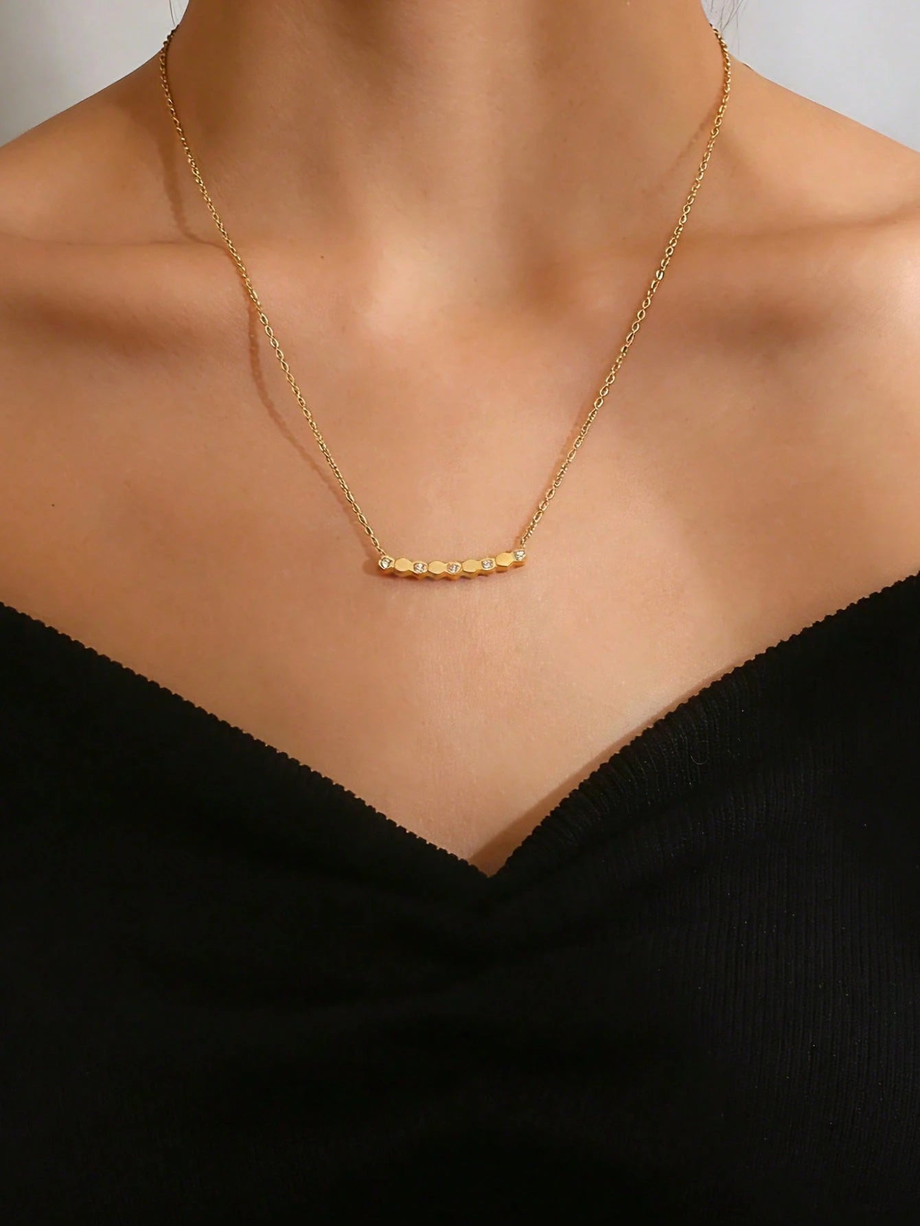 Gold Honeycomb Crystal Bar Necklace – Minimalist Geometric Stainless Steel
