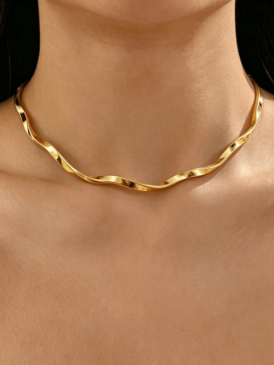 Gold Wave Choker Necklace – Minimalist Sculptural Statement Collar