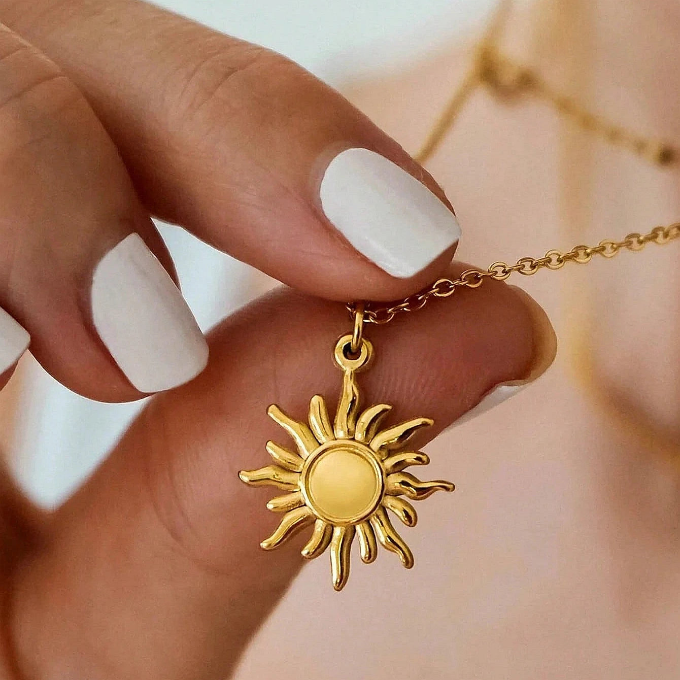 Gold Sun Pendant Necklace – Minimalist Celestial Charm Necklace, 18K Gold Plated Jewelry Gift for Women