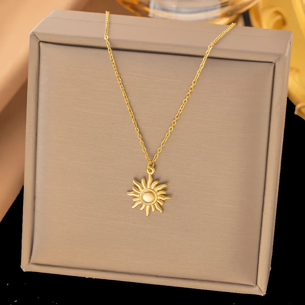 Gold Sun Pendant Necklace – Minimalist Celestial Charm Necklace, 18K Gold Plated Jewelry Gift for Women