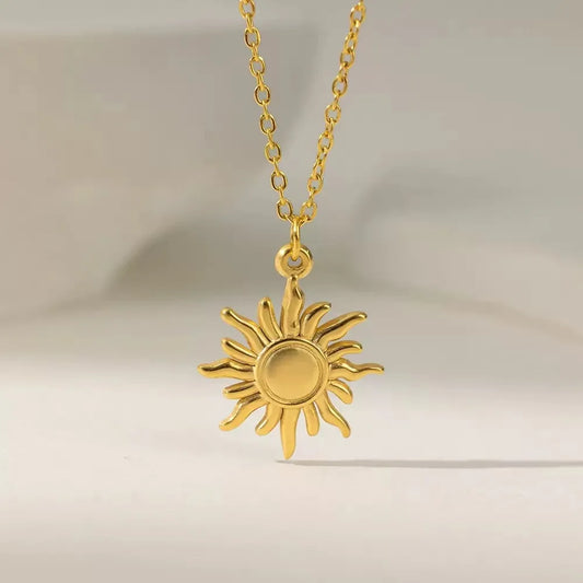 Gold Sun Pendant Necklace – Minimalist Celestial Charm Necklace, 18K Gold Plated Jewelry Gift for Women